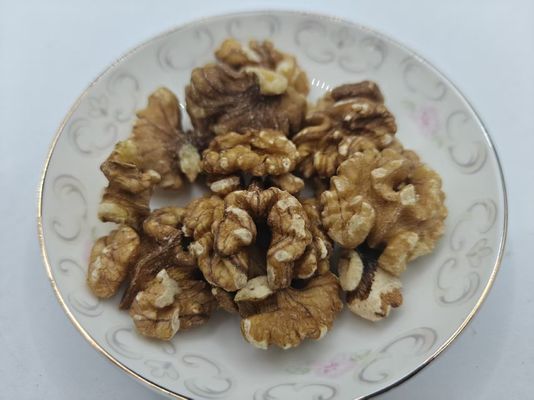حبوب الجوز غير المملحة المحمصة
