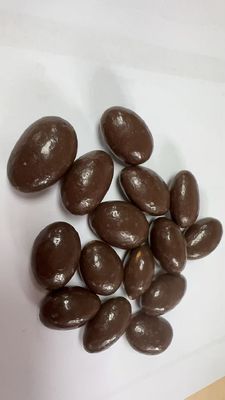 المكسرات المغطاة بالشوكولاتة ((البطاطس)) و الزبادي المغطى بالشوكولاتة ((البطاطس))
