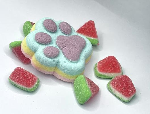 سويتي باوز آند تيني ميلون غيغلز – مزيج حلوى القط اللطيفة وبصمة القدم الصغيرة والبطيخ الصغير القابلة للمضغ