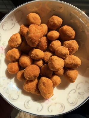 وجبة خفيفة من الفول السوداني المغطى اللذيذ بصفار البيض المملح والنكهة الحارة للتوريد على نطاق واسع