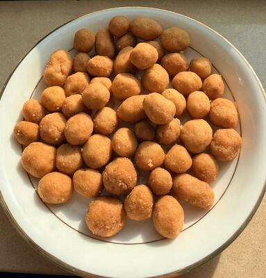 فول سوداني مغطى بنكهة اللحم البقري بالتوابل الخمسة