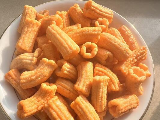 مقرمشات الأرز بنكهة حلوة وحارة مزيج وجبات خفيفة لذيذة رقائق كعك الأرز الكورية تم تطويرها لفئات الأطعمة الخفيفة العرقية