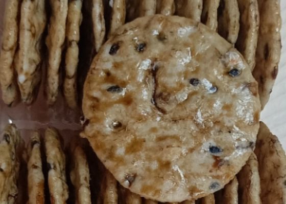 لا تلوين طعم صلصة الصويا السمسم الأرز المحمص المفرقعات المقرمشة وجبات خفيفة لجميع الأعمار